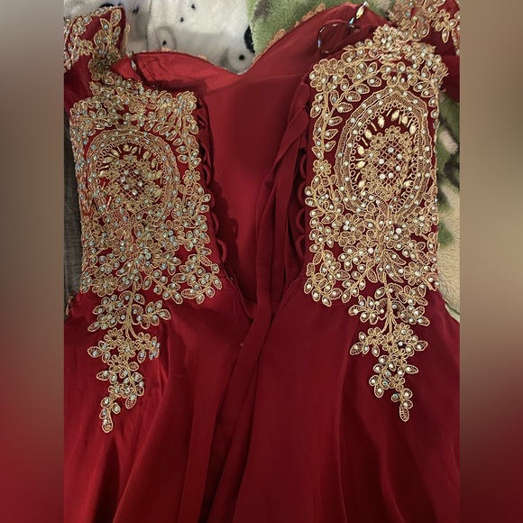 Off the shoulder dress - Picture 2 of 2